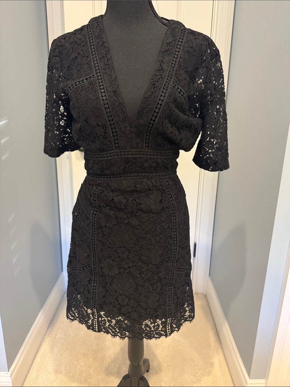 Veronica beard Black Lace V-Neck Short Sleeve Dress size 0
